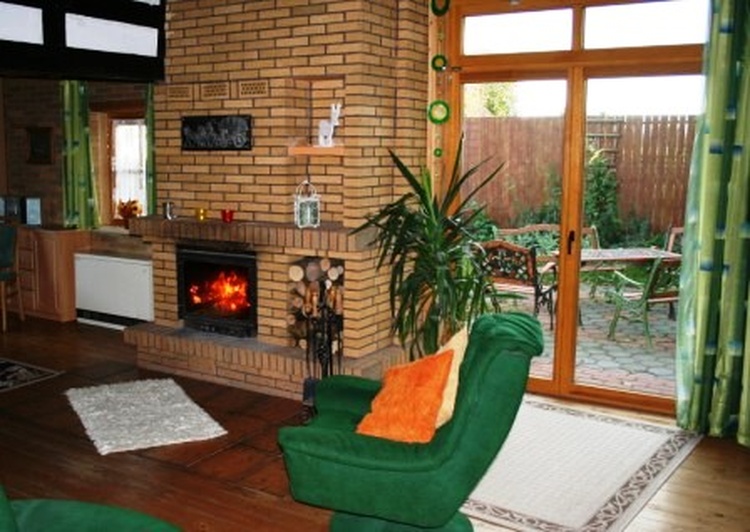 Gemütliches Plätzchen am Kamin