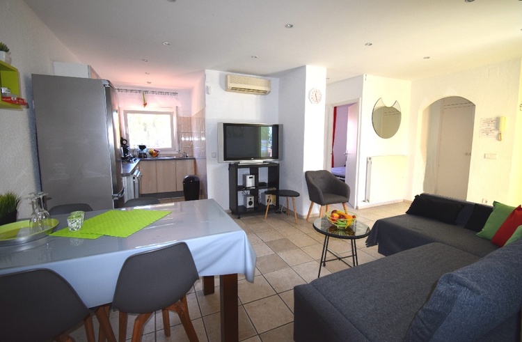 ARENA 2 - Haus - OG – Wohnung für 4 – 5 Personen, 2 SZ, 1 Badezimmer (Aussentreppe sep. Eingang)