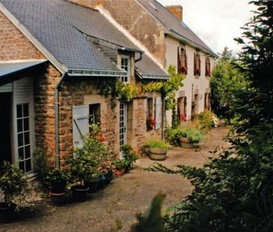 Ferienhaus Névéic, Rédéné