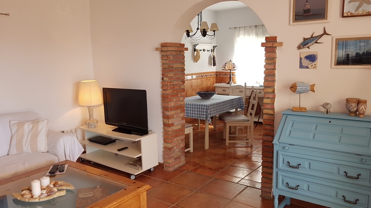 Blick vom Wohnzimmer in die Küche