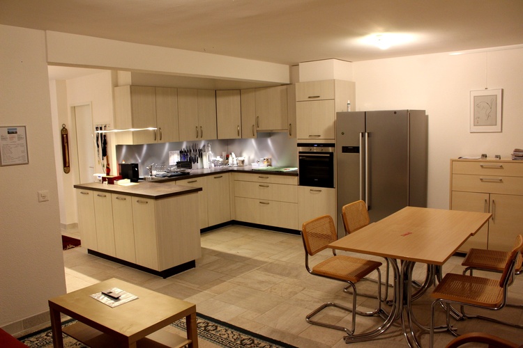 Moderne Küche mit allem Komfort