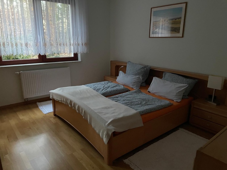 Schlafzimmer 2