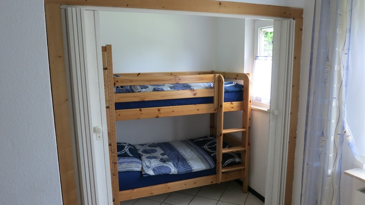 Kinder-Schlafbereich mit Falttür