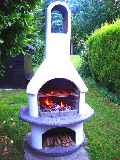 Grillkamin auf der Terrasse