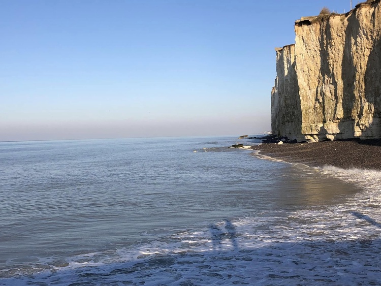 Weiße Klippenküste