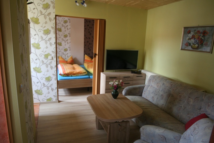 Wohnraum mit Blick in den Schlafraum Fewo "Gänseschnabel"