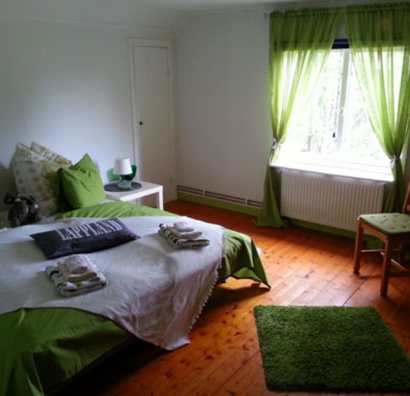 Schlafzimmer 1