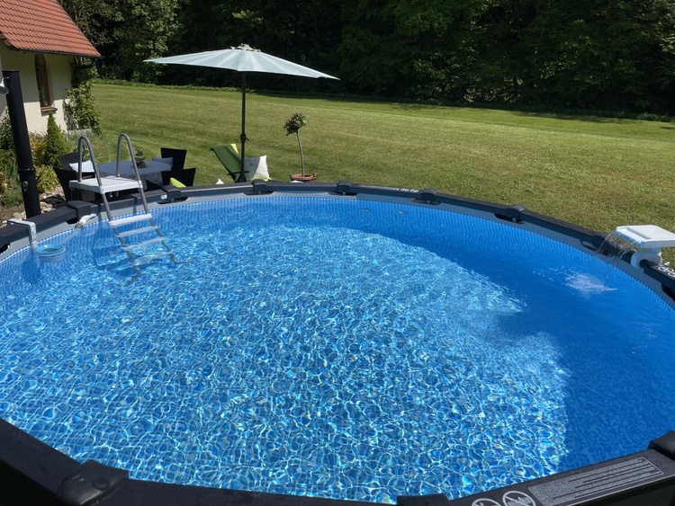 Aufgestellter Rundpool