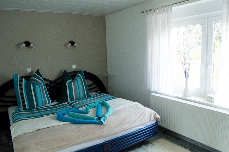 FW Sonnenblume Schlafzimmer 1