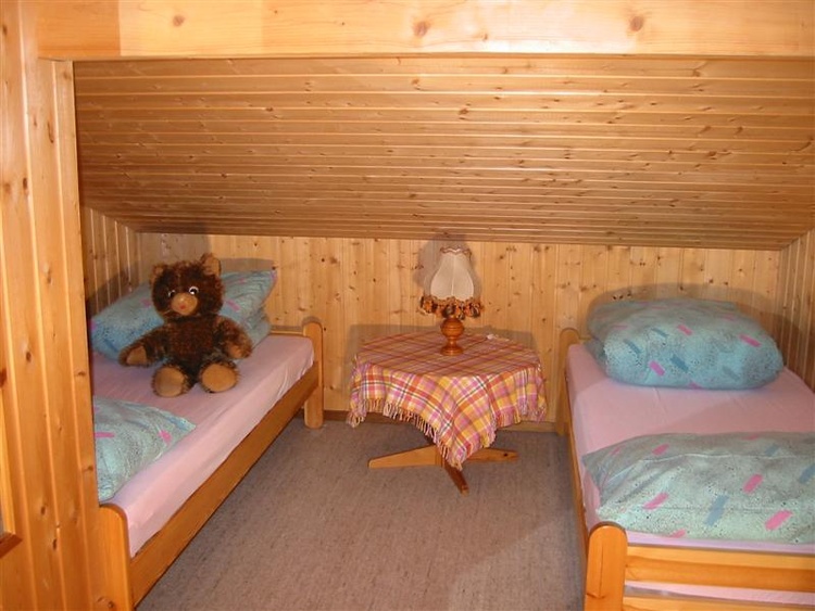 Kinderzimmer 2 Betten OG