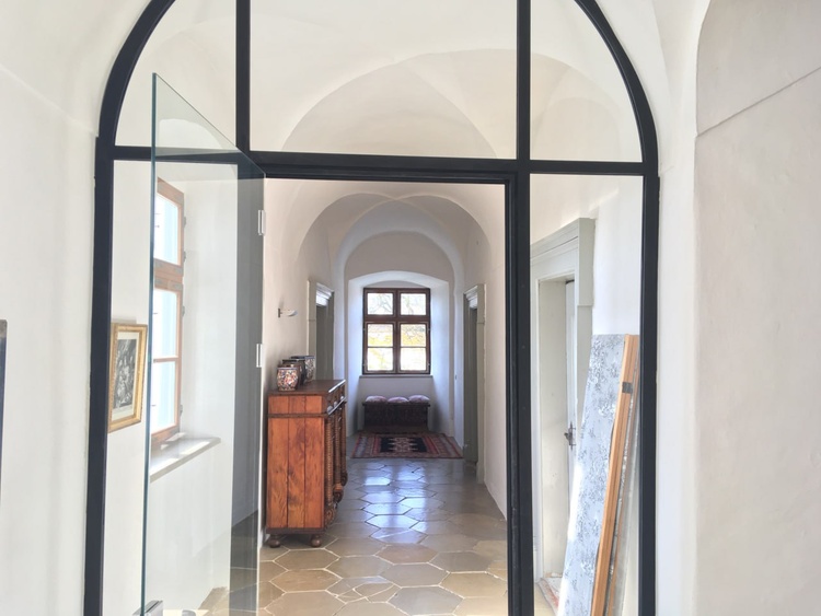 Abendsonne mit Turmzimmer Eingang