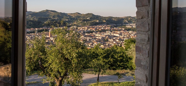 Blick auf die Stadt Ascoli Piceno vom Bed & Breakfast