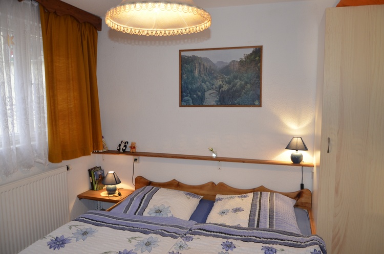 Haus am Stein für 2 bis 4 Pers. 2 getr. Schafz. Weitere Infos-http://www.ferieneinrichtungen.eu/