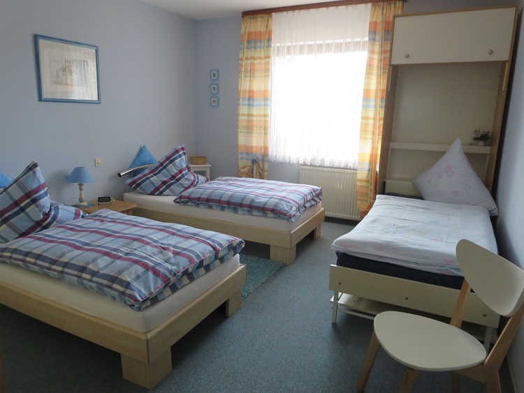 Großes Schlafzimmer, 3 Betten