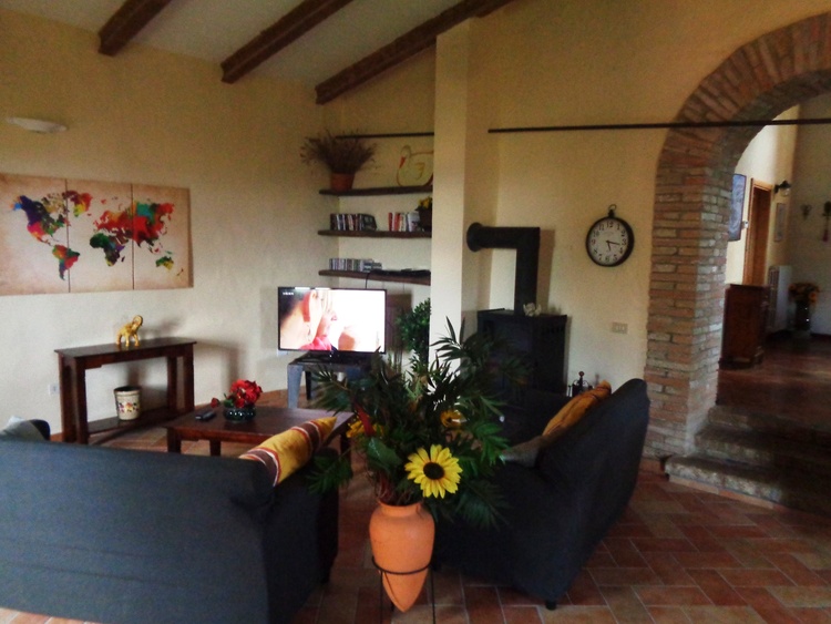 Das große Wohnzimmer mit TV, Stereo etc.