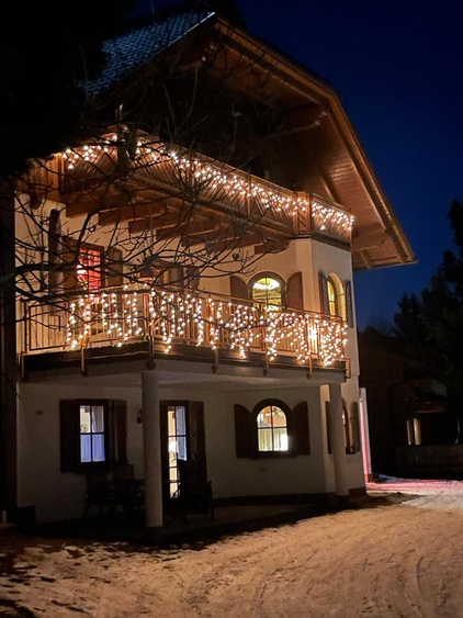 Fewo-Sonnenlift mit Weihnachtsbeleuchtung