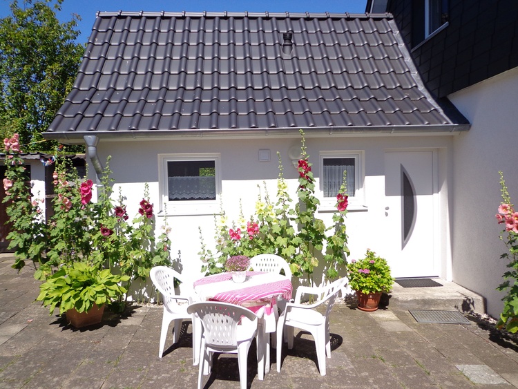 Draußen können Sie auch frühstücken!