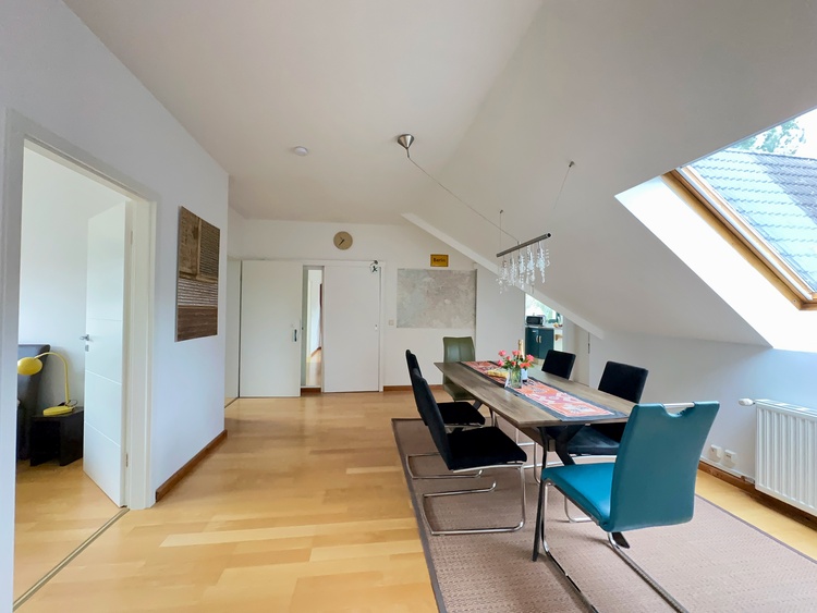 Wohndiele mit Esstisch