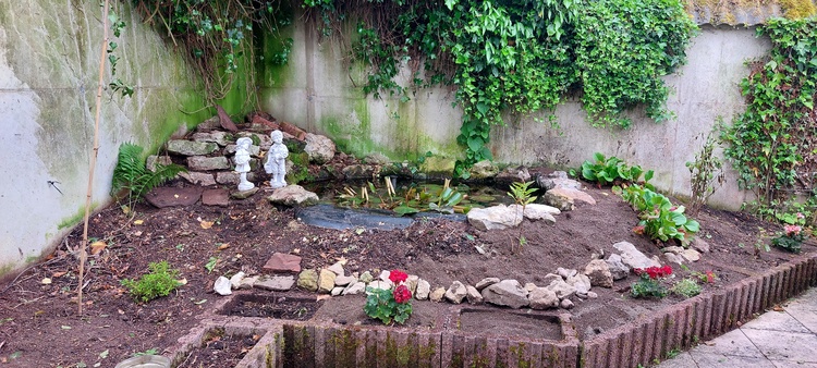 Sitzplatz an Parkplatz