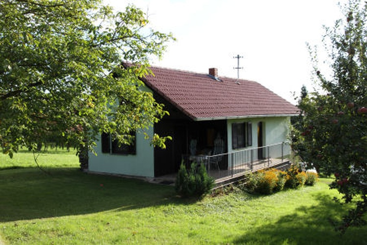 Gartenansicht mit Terrasse  & Grillplatz