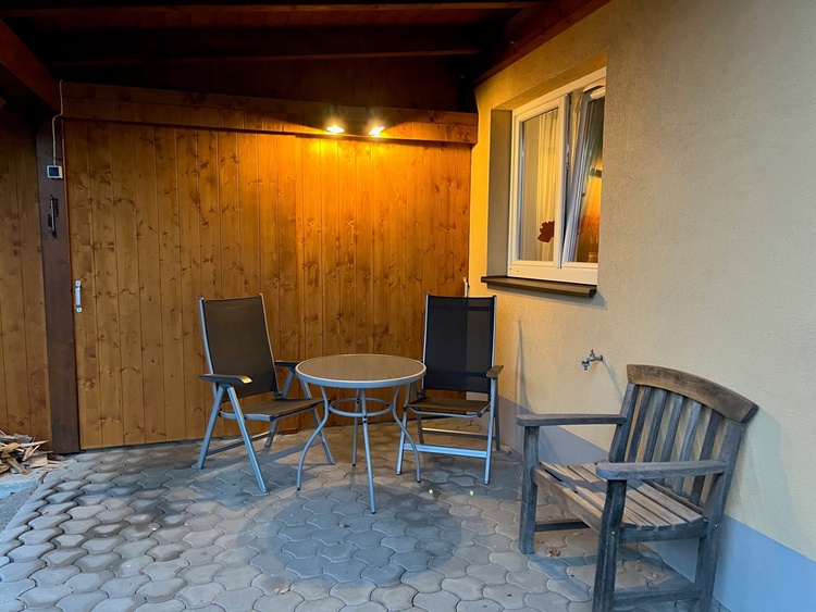 überdachte Terrasse