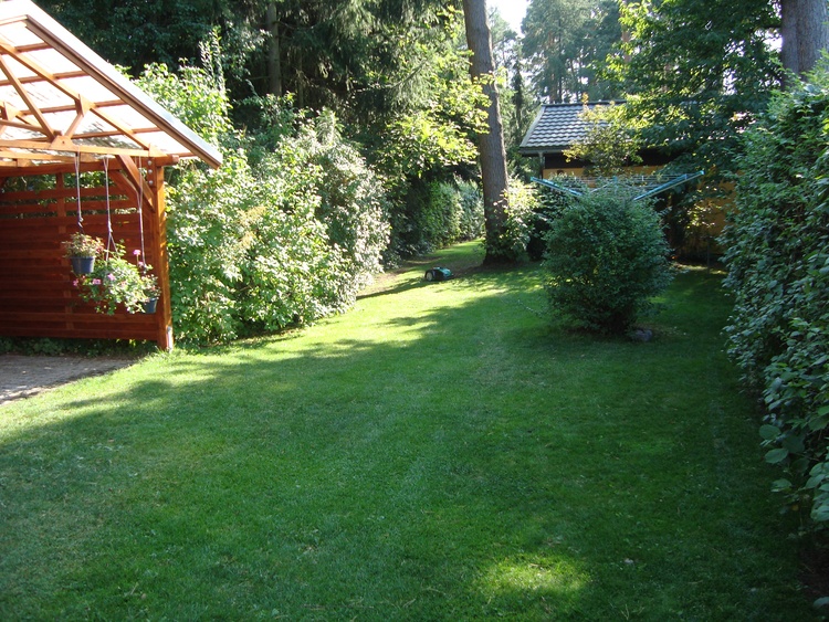 Teil des Grundstücks hinter den Haus