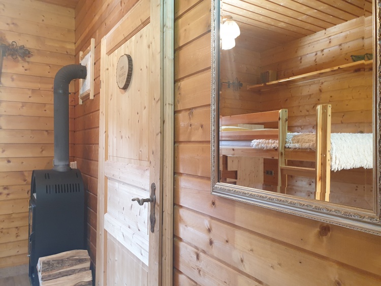 Holzofen im Schlafzimmer