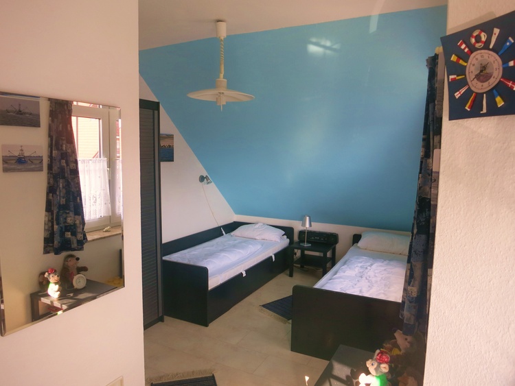 Kleines Zimmer im OG mit 2 Betten 2x0,9m