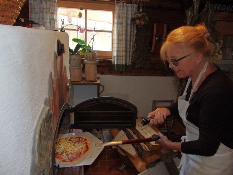 Pizzabacken im Holzofen