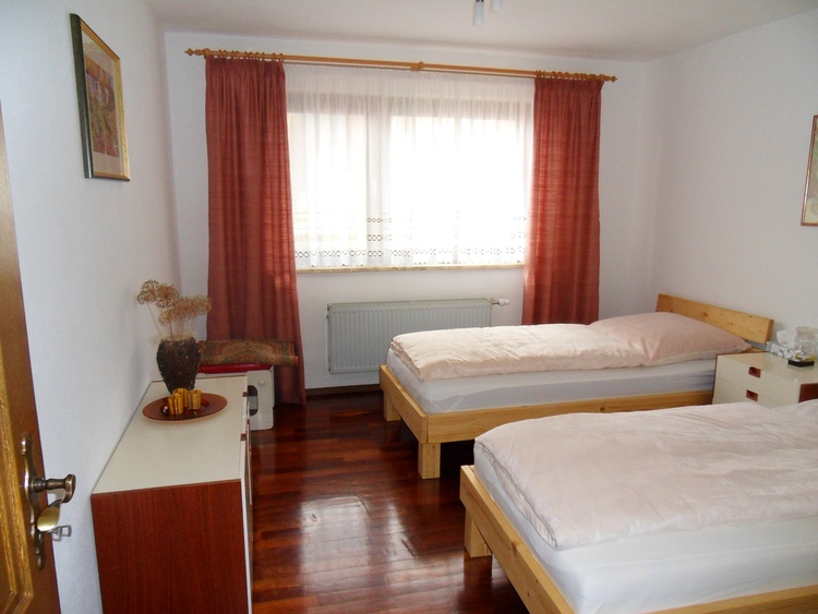 Schlafzimmer 2