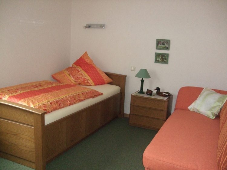 Kleines Schlafzimmer, 2 Betten