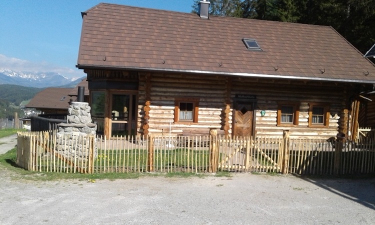 jedes Chalet ist eingezäunt