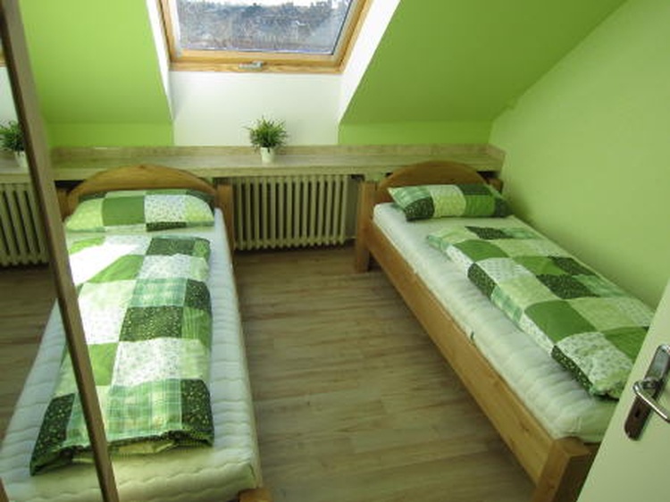 Schlafzimmer 2