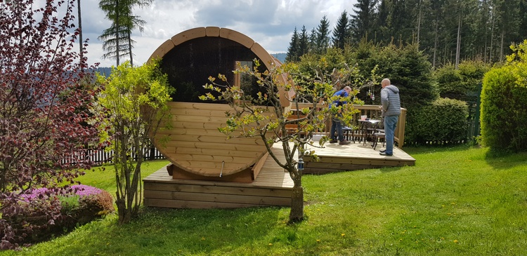 Saunafaß ganzjährig zur alleinigen Benützung mit Infrarotsauna, Finischer Sauna, Dampfsauna