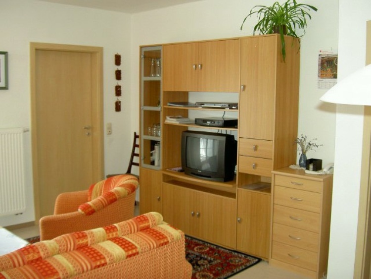 Wohnzimmer mit Fernseher