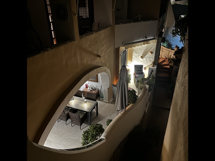 unsere Terrasse am Abend