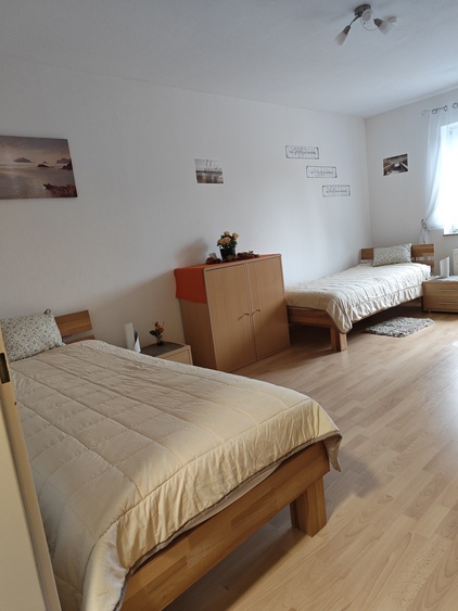 Schlafzimmer 1