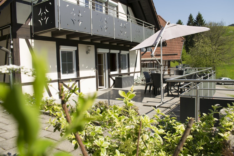 Terrasse mit Blick ins Mitteltal