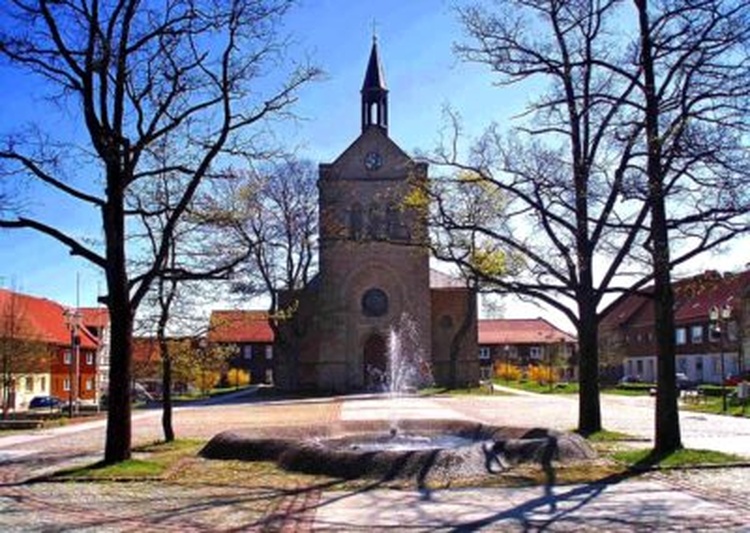 Marktplatz mit Kirche