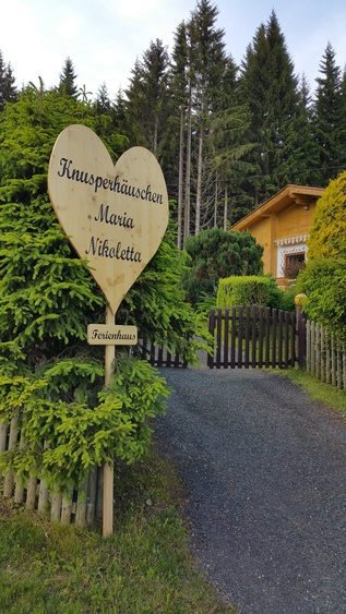 Einfahrt ins Ferienhaus