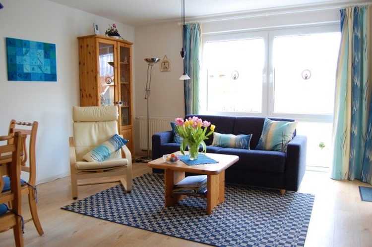 Hochwertiges Schlafsofa und ein bequemer Relaxsessel lädt zum Entspannen ein.