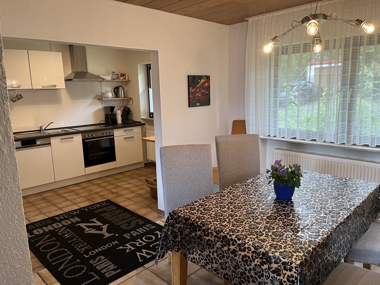 Küche mit Esszimmer, offen zum WZ