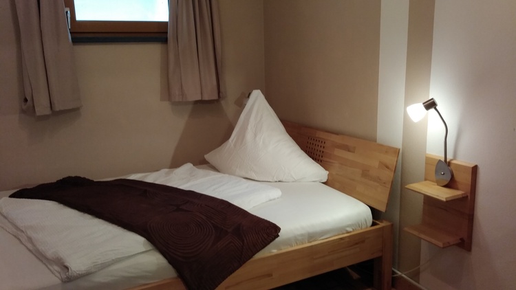 kleineres Schlafzimmer Bett 140/200