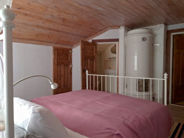 Großer Schlafraum im OG mit Waschplatz/WC