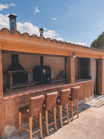 Bar & Outdoor Küche mit BBQ & Pizzaofen