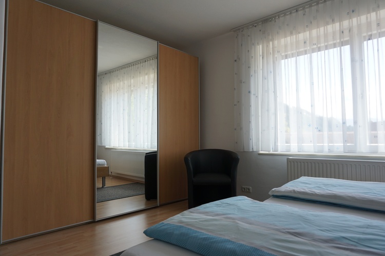 Schlafzimmer 2