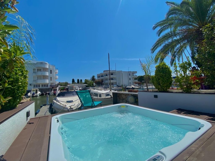 5-Sitzer-Whirlpool, beheizt