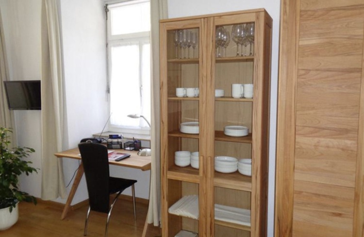 Schreibtisch, Geschirrschrank Schreibtisch, Geschirrschrank