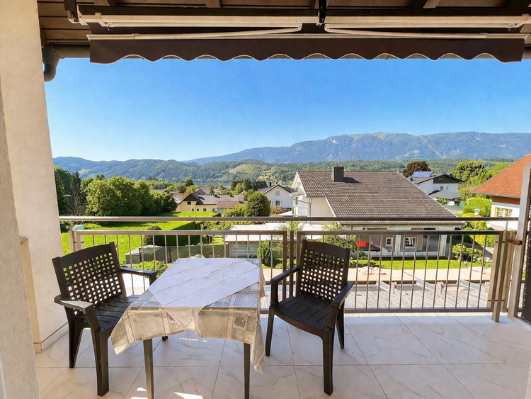 Balkon mit wunderschönem Seeblick für entspannte Abende im Freien Balkon mit wunderschönem Seeblick für entspannte Abende im Freien