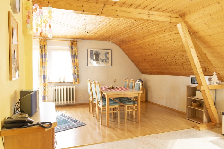 Wohnbereich der Ferienwohnung Bachblick Wohnbereich der Ferienwohnung Bachblick